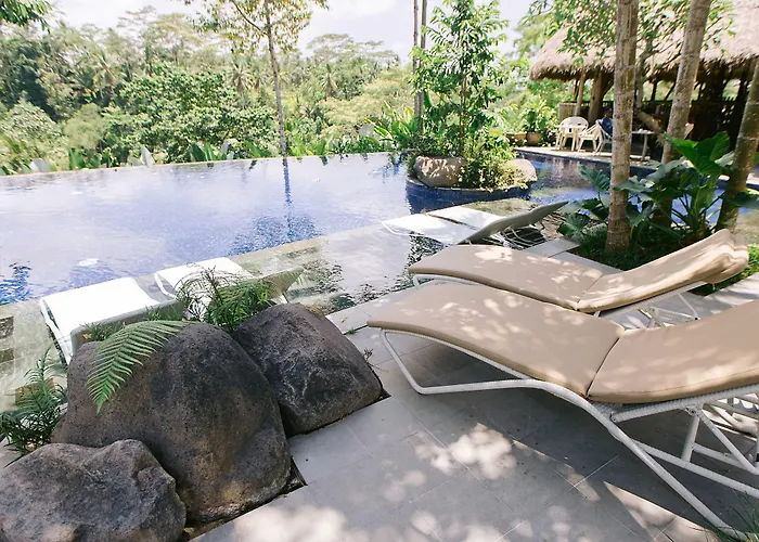 Tejaprana & Resort 5*