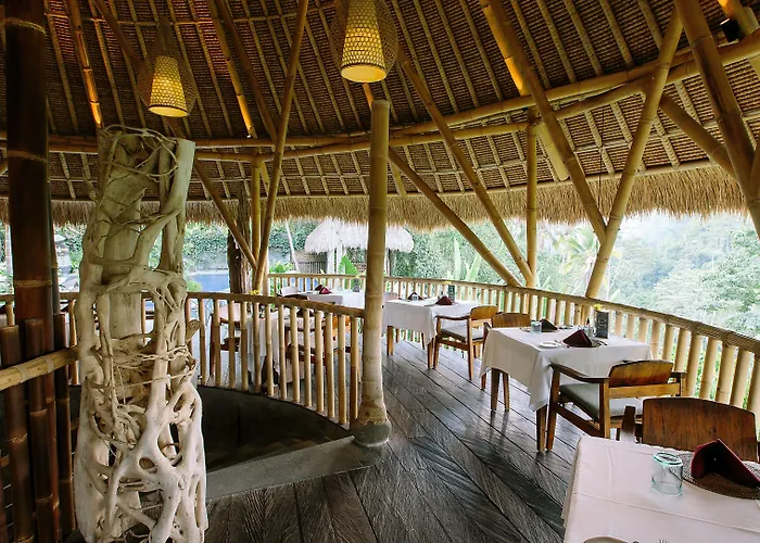 Tejaprana & Resort 5*