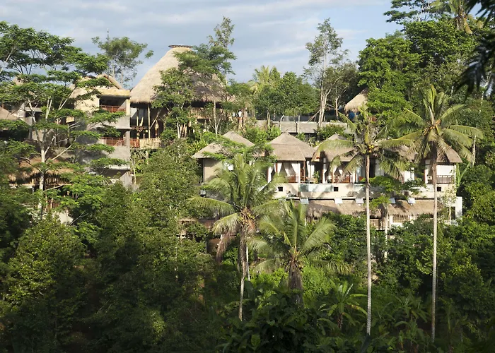 Tejaprana & Resort 5*